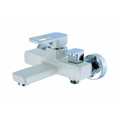 Смеситель для ванны D-Lin D130366-C белый