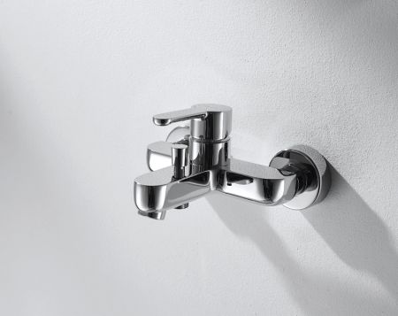Смеситель Bravat Stream F63783C-01A для ванны